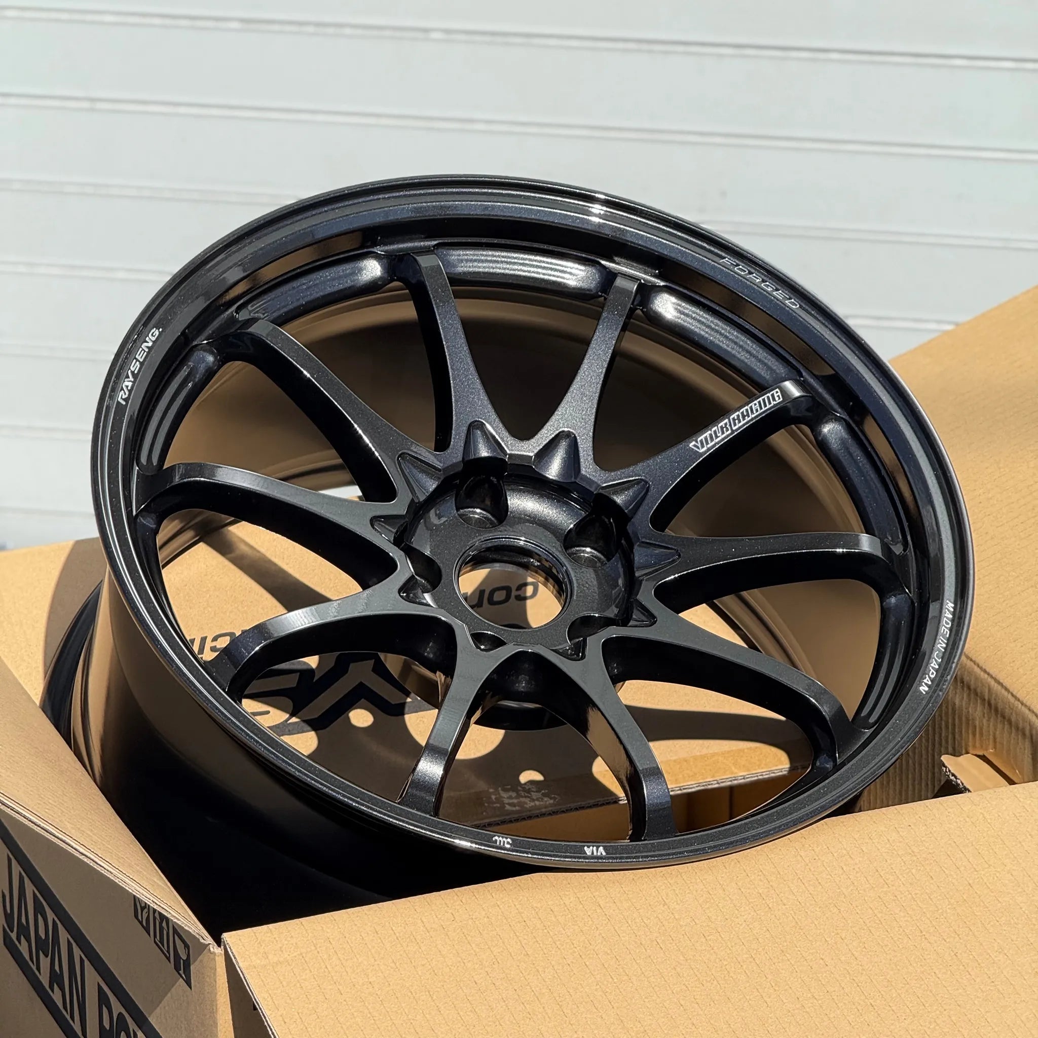 Volk CE28N-Plus 18x9.5 +22 5x114.3 Diamond Gunmetal Wheels – WheelFlip