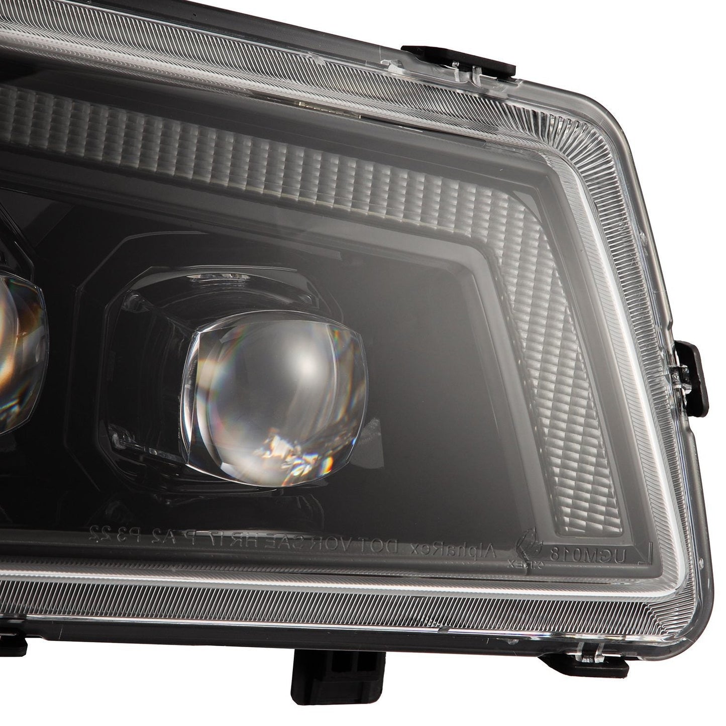 AlphaRex 03-06 Chevrolet Silverado/02-06 Avalanche (without body cladding) NOVA-Series LED Projector Headlights Alpha-Black