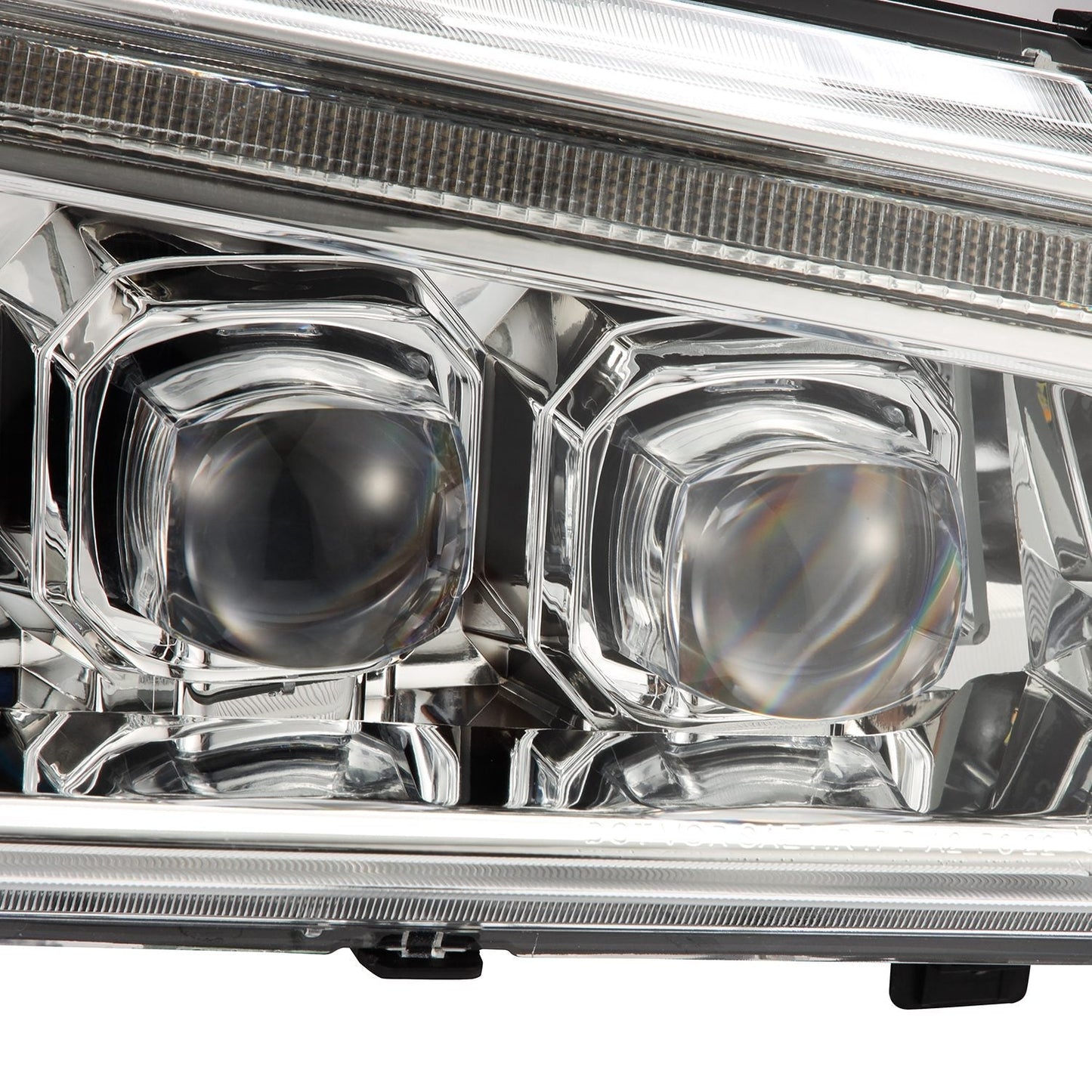 AlphaRex 03-06 Chevrolet Silverado/02-06 Avalanche (without body cladding) NOVA-Series LED Projector Headlights Chrome