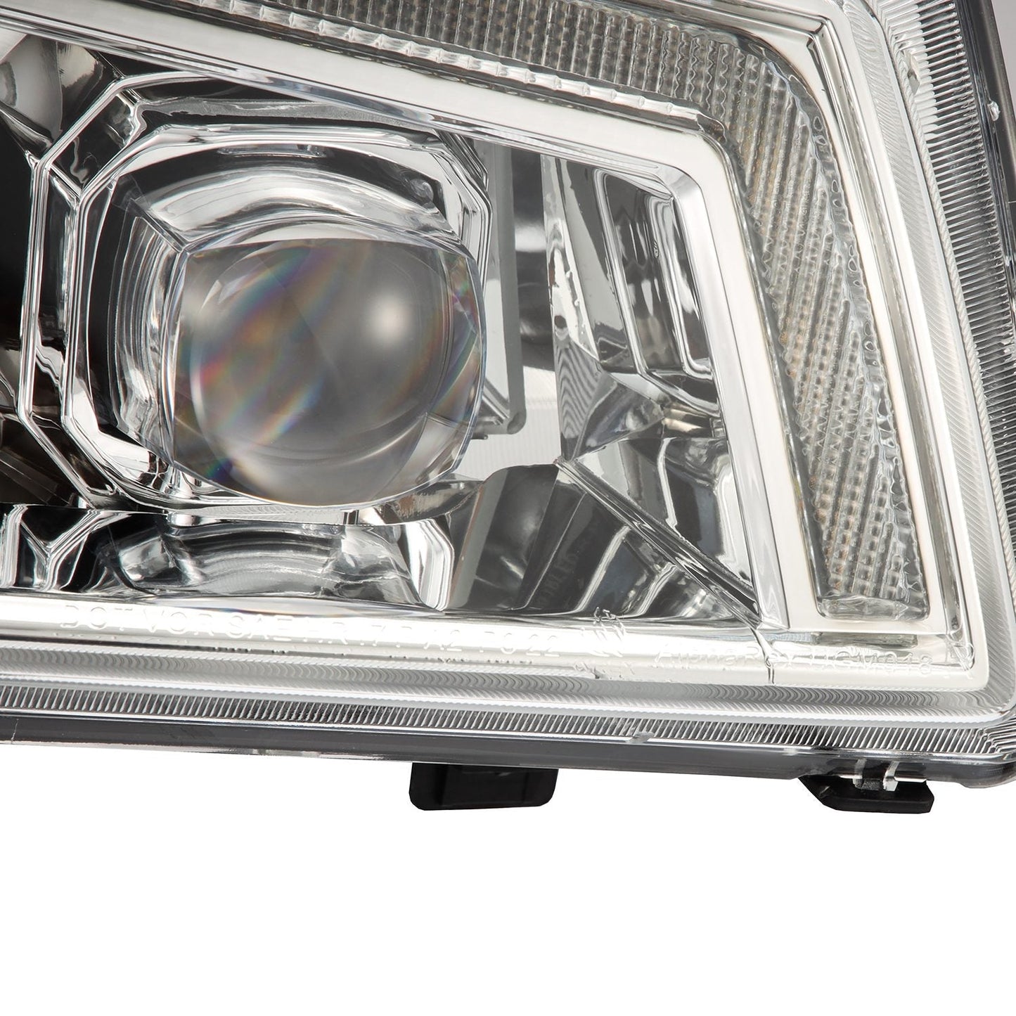 AlphaRex 03-06 Chevrolet Silverado/02-06 Avalanche (without body cladding) NOVA-Series LED Projector Headlights Chrome