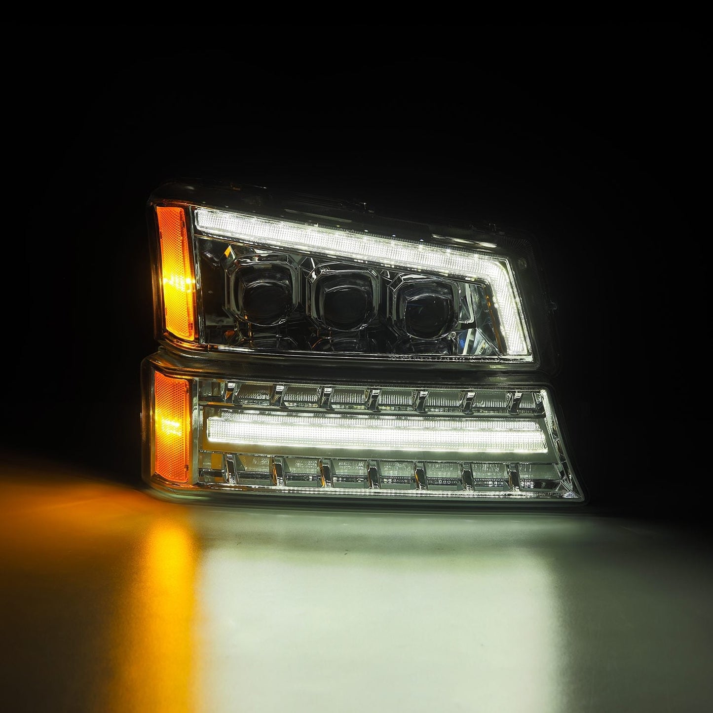 AlphaRex 03-06 Chevrolet Silverado/02-06 Avalanche (without body cladding) NOVA-Series LED Projector Headlights Chrome