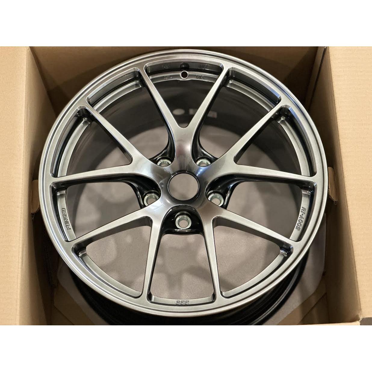 BBS RI-A 18x9.5 +40 5x120 Diamond Black (SET)