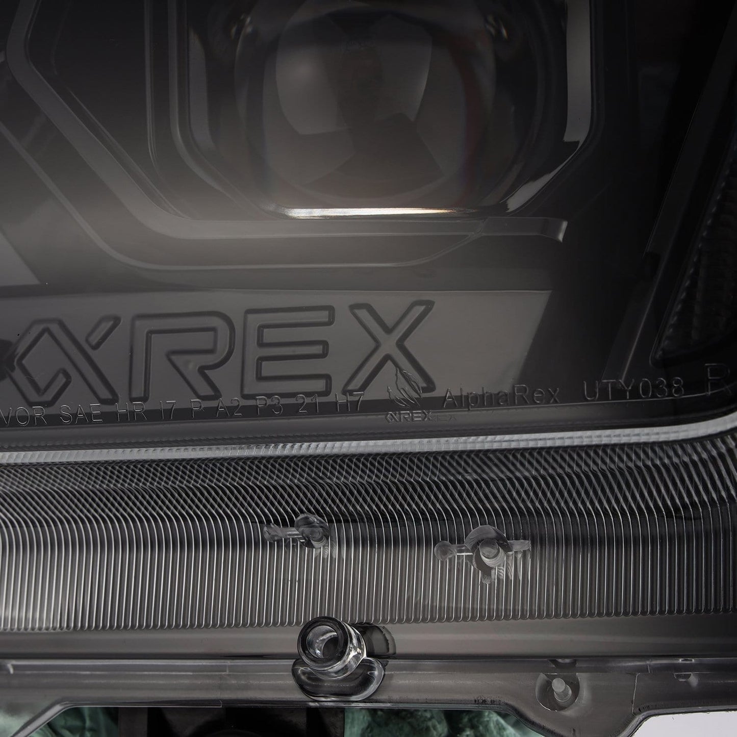 AlphaRex 10-13 Toyota 4Runner LUXX-Series Projector Headlights Alpha-Black