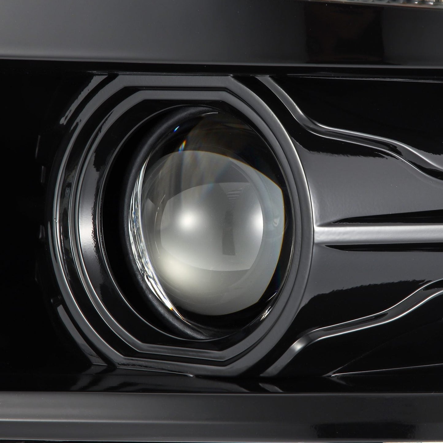 AlphaRex 14-15 Chevrolet Silverado LUXX-Series LED Projector Headlights Alpha-Black