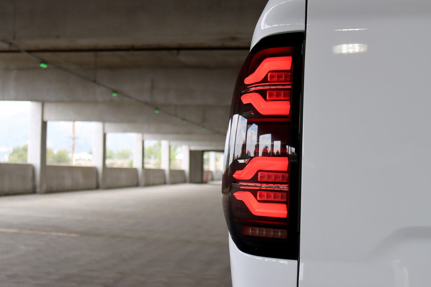 AlphaRex 14-21 Toyota Tundra LUXX-Series LED Tail Lights Black-Red