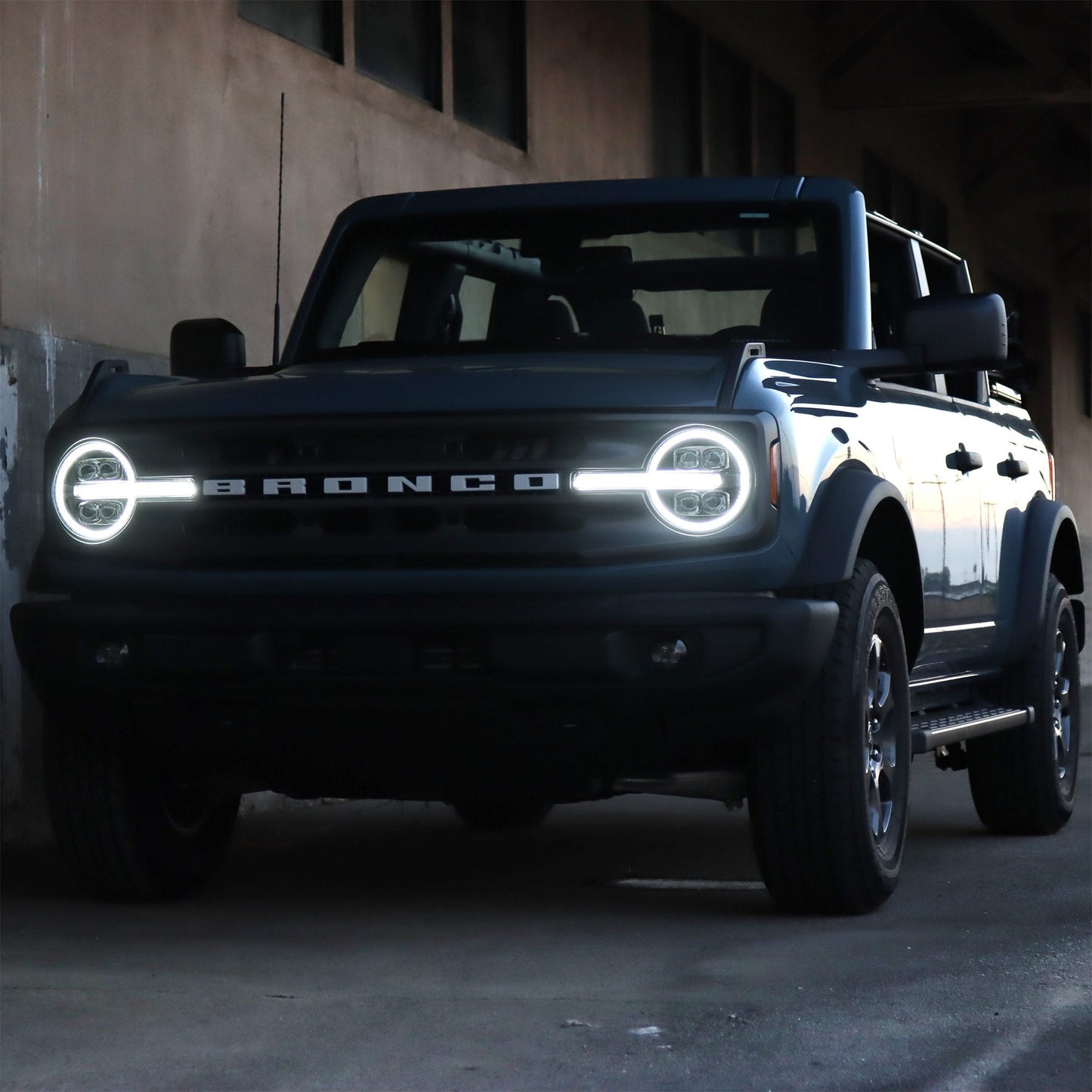 AlphaRex 21-25 Ford Bronco / 22-25 Bronco Raptor NOVA-Series LED Projector Headlights Black