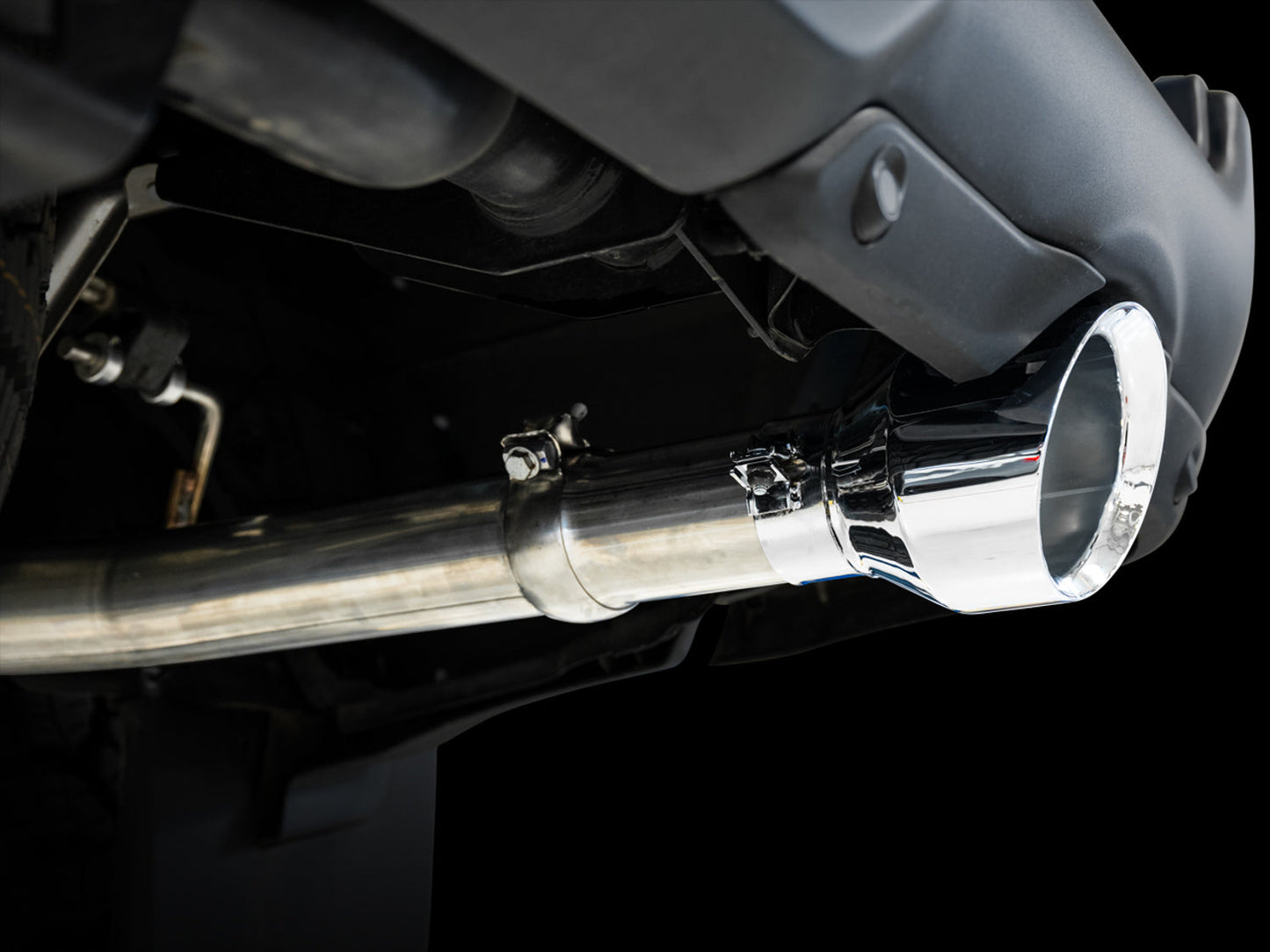 AWE Tuning 0FG Dual Rear Exit Catback Exhaust for 4th Gen RAM 1500 5.7L (with bumper cutouts) - Chrome Silver Tips (3015-32002)