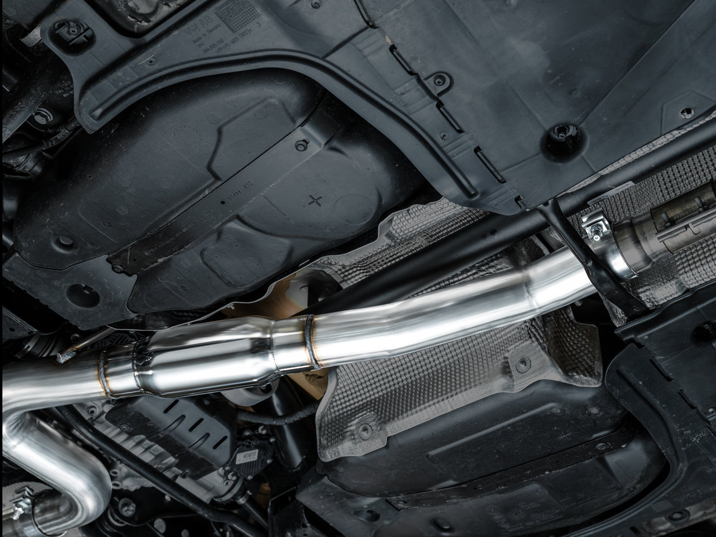 AWE Tuning MK8 Volkswagen Golf R 3in Track Edition Quad Exhaust - Diamond Black Tips (3020-43658)