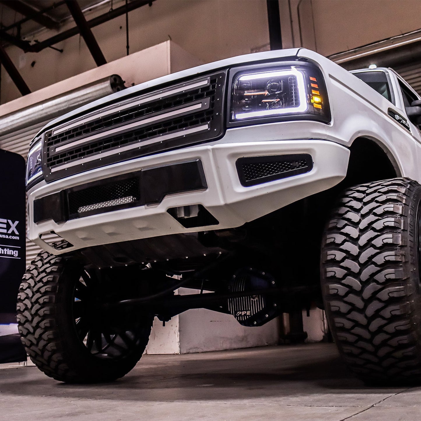AlphaRex 92-96 Ford F-Series/Bronco LUXX-Series LED Projector Headlights Black
