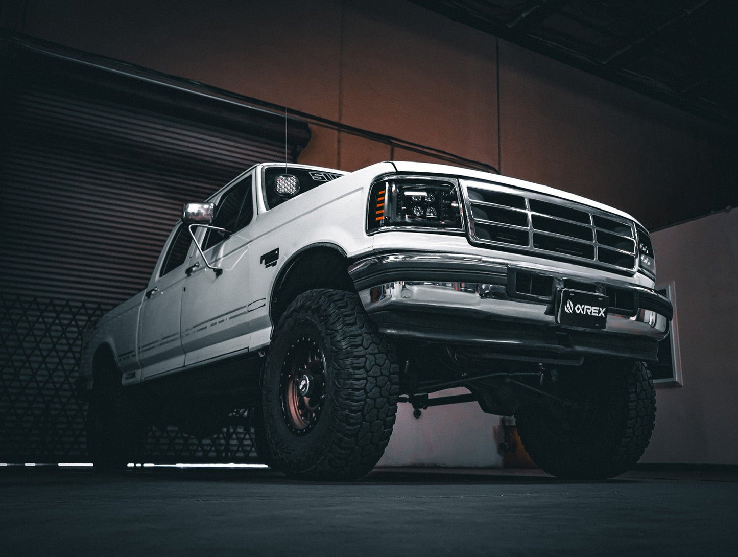 AlphaRex 92-96 Ford F-Series/Bronco NOVA-Series LED Projector Headlights Alpha-Black