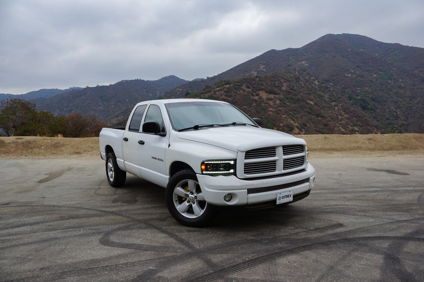 AlphaRex 02-05 Dodge Ram LUXX-Series LED Projector Headlights Chrome