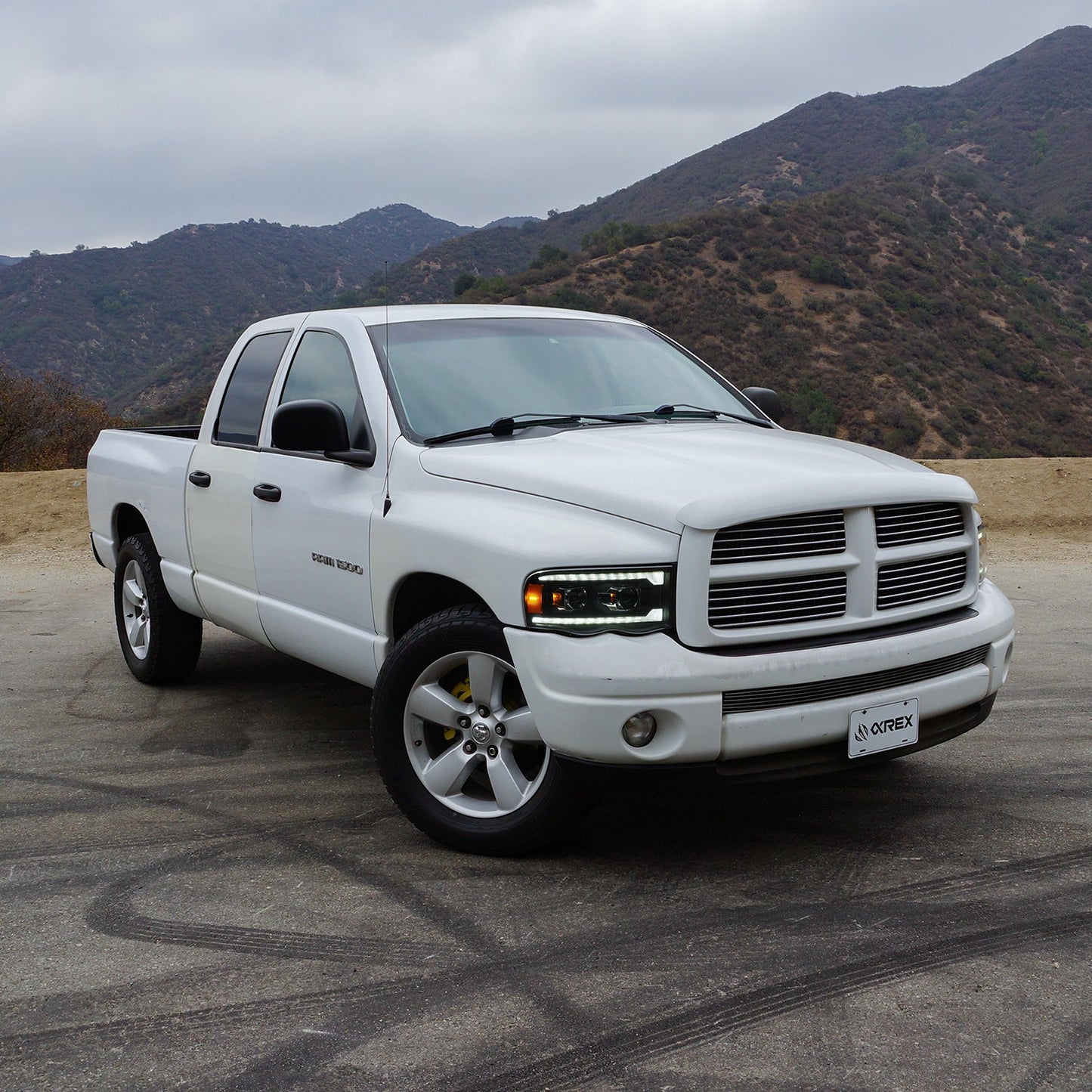 AlphaRex 02-05 Dodge Ram LUXX-Series LED Projector Headlights Chrome