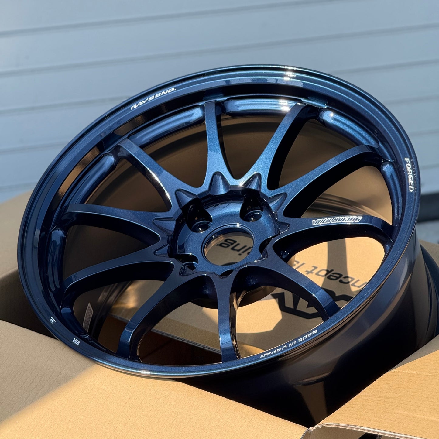 Volk Racing CE28N-Plus 18x9.5 +38 5x114.3 Mag Blue (SET)