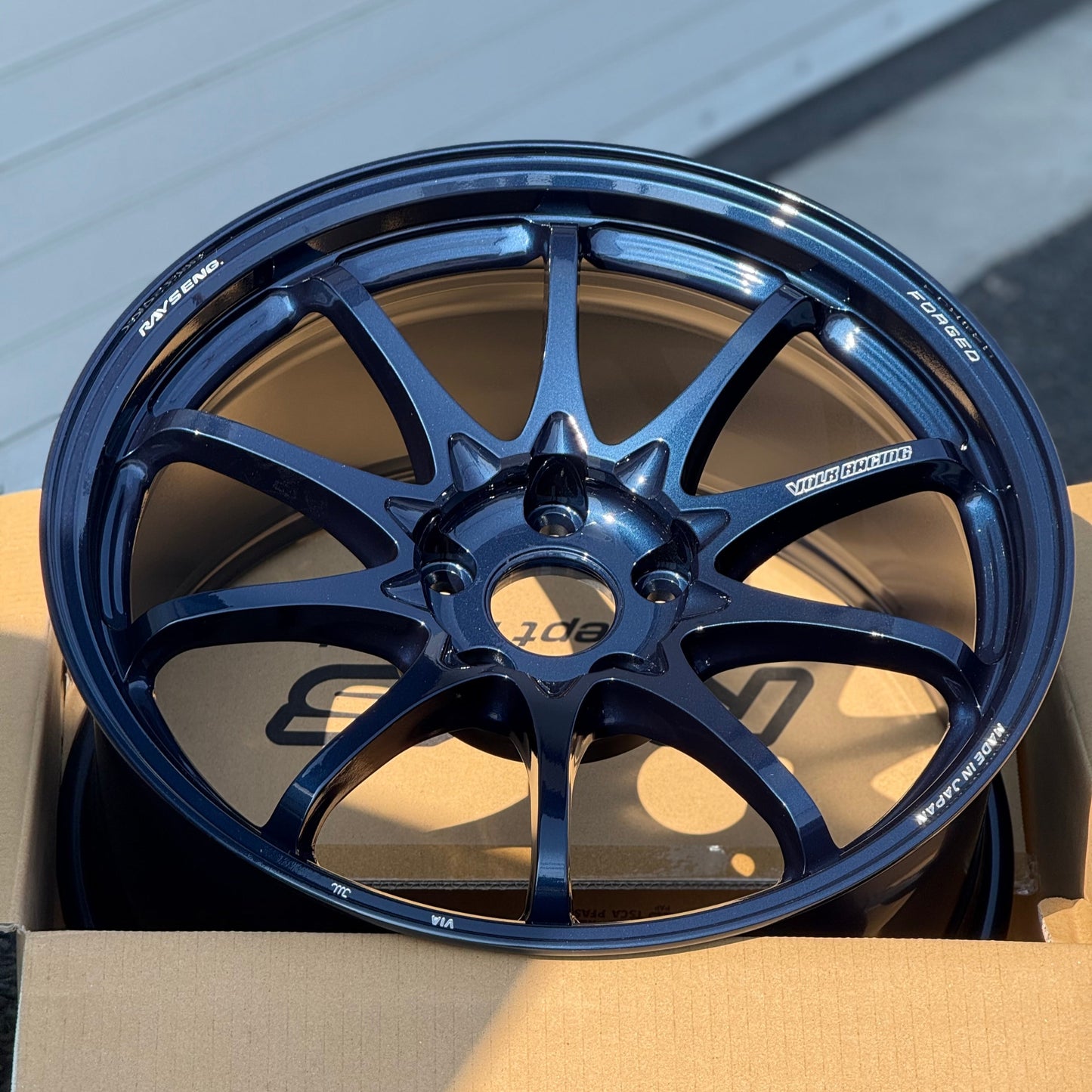 Volk Racing CE28N-Plus 18x9.5 +38 5x114.3 Mag Blue (SET)