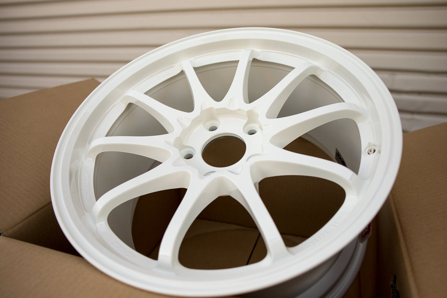 Volk Racing CE28SL 18x9.5 +44 5x120 Dash White (SET)