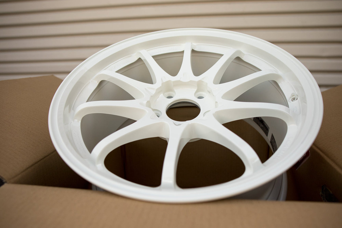 Volk Racing CE28SL 18x9.5 +44 5x120 Dash White (SET)