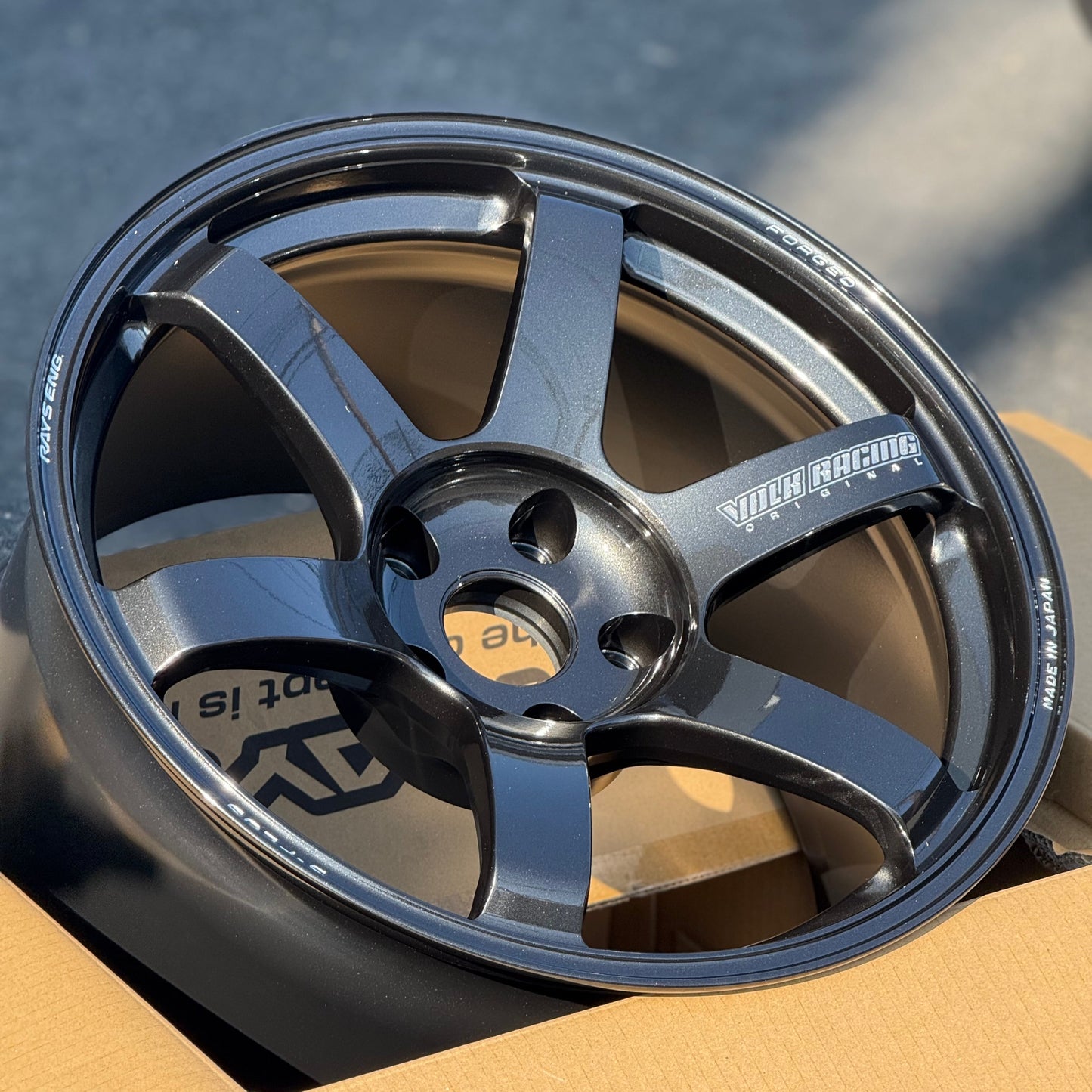 Volk Racing TE37 Saga S-Plus 18x10.5 +20 5x120 Diamond Dark Gunmetal (SET)
