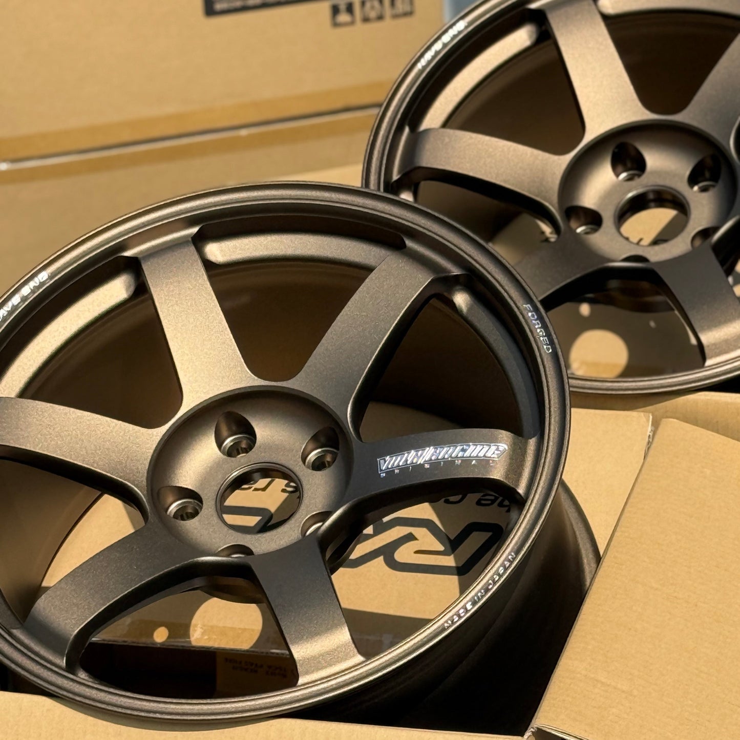 Volk Racing TE37 Saga S-Plus 18x9.5 +20, 18x10.5 +20 5x120 Bronze (SET)