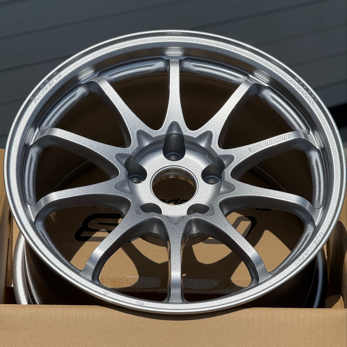 Volk Racing CE28N-Plus 17x10 +44 5x114.3 Diamond Silver (SET)