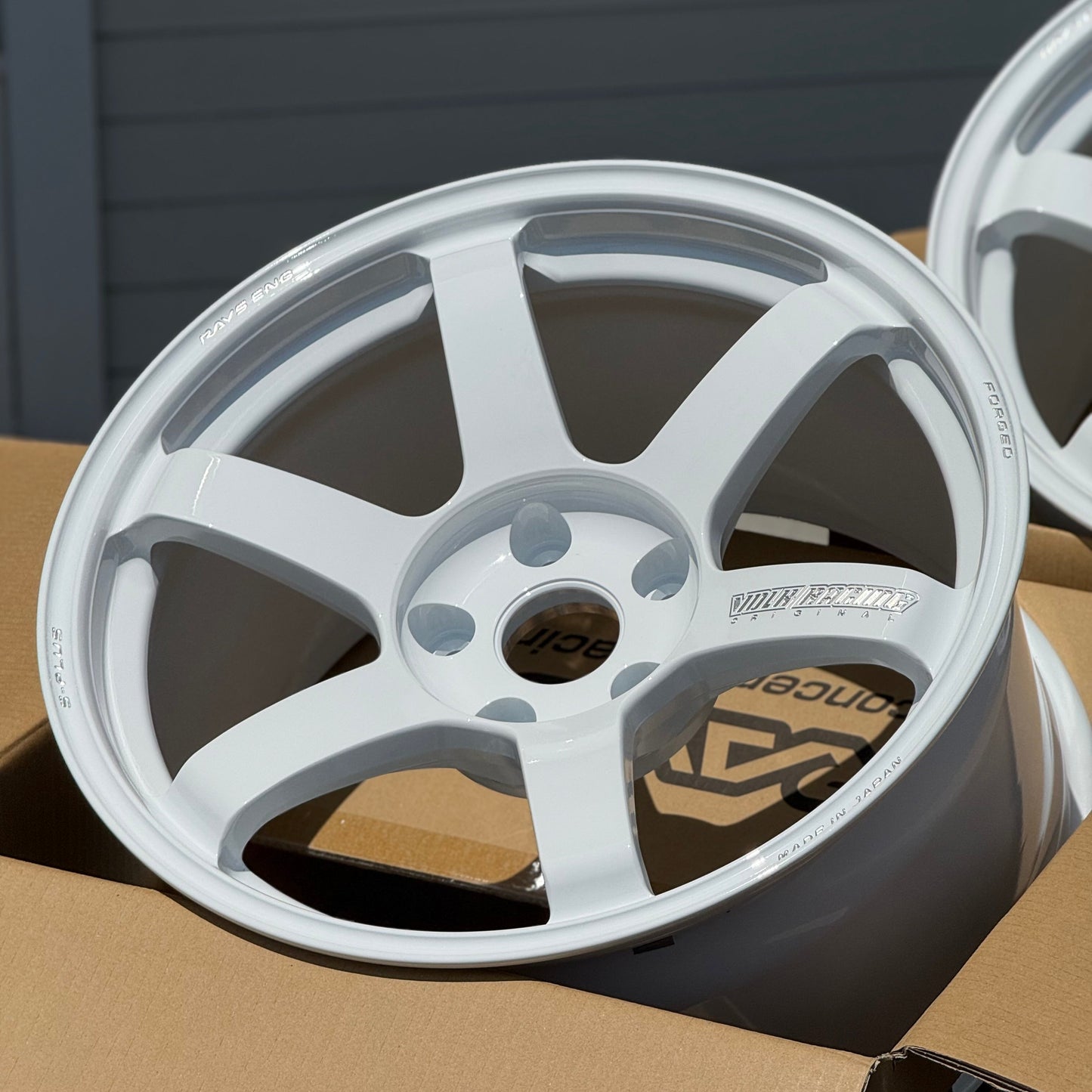 Volk Racing TE37 Saga S-Plus 18x10 +25, 18x11 +34 5x112 Dash White (SET)