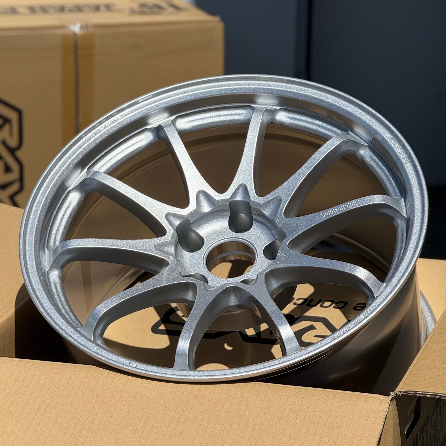 Volk Racing CE28N-Plus 18x10.5 +22 5x114.3 Diamond Silver (SET)