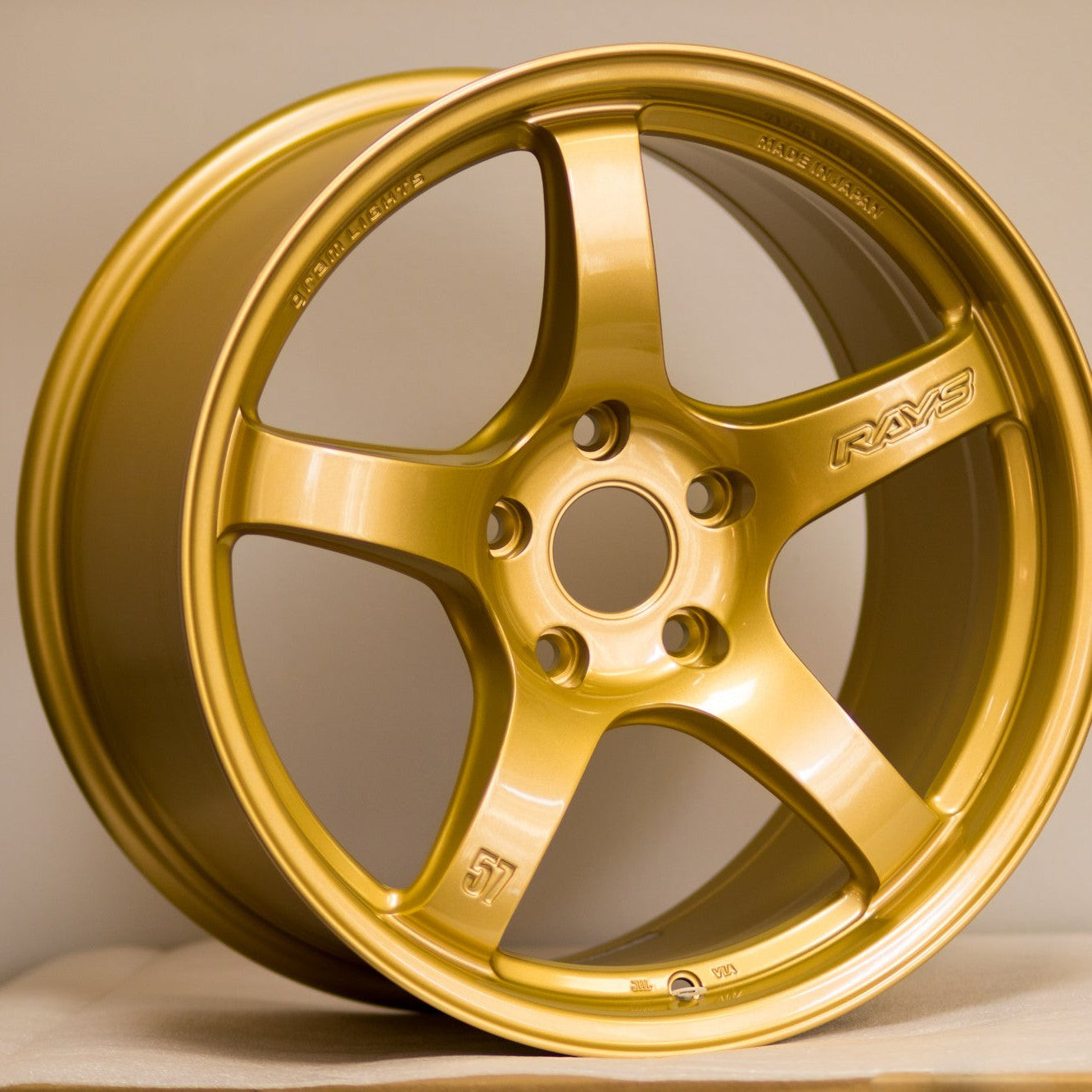 Gram Lights 57CR 18x9.5 +38 5x114.3 E8 Gold-WheelFlip