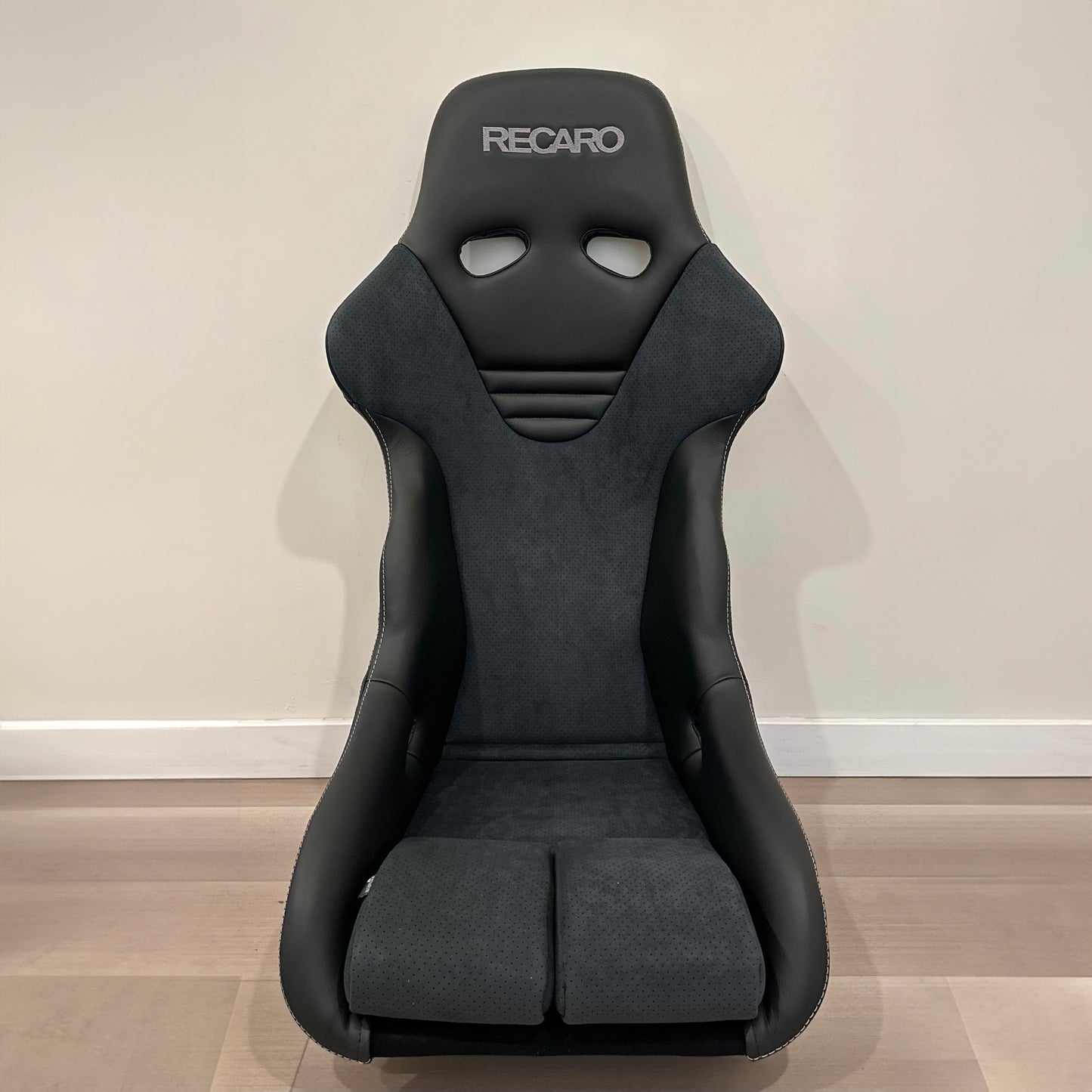 Recaro RS-G CL - Black Leather / Alcantara