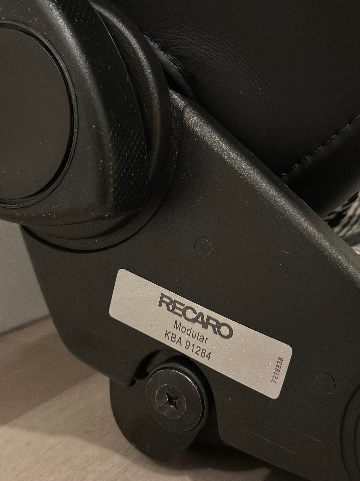 Recaro Classic LS - Black Leather / Pepita