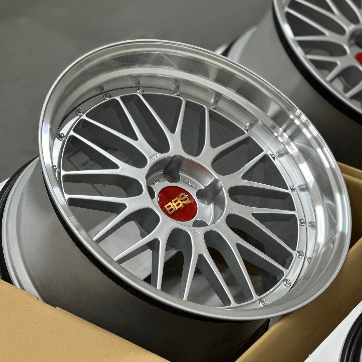 BBS LM 20x10 +30, 20x11 +10 5x114.3 Diamond Silver (SET)