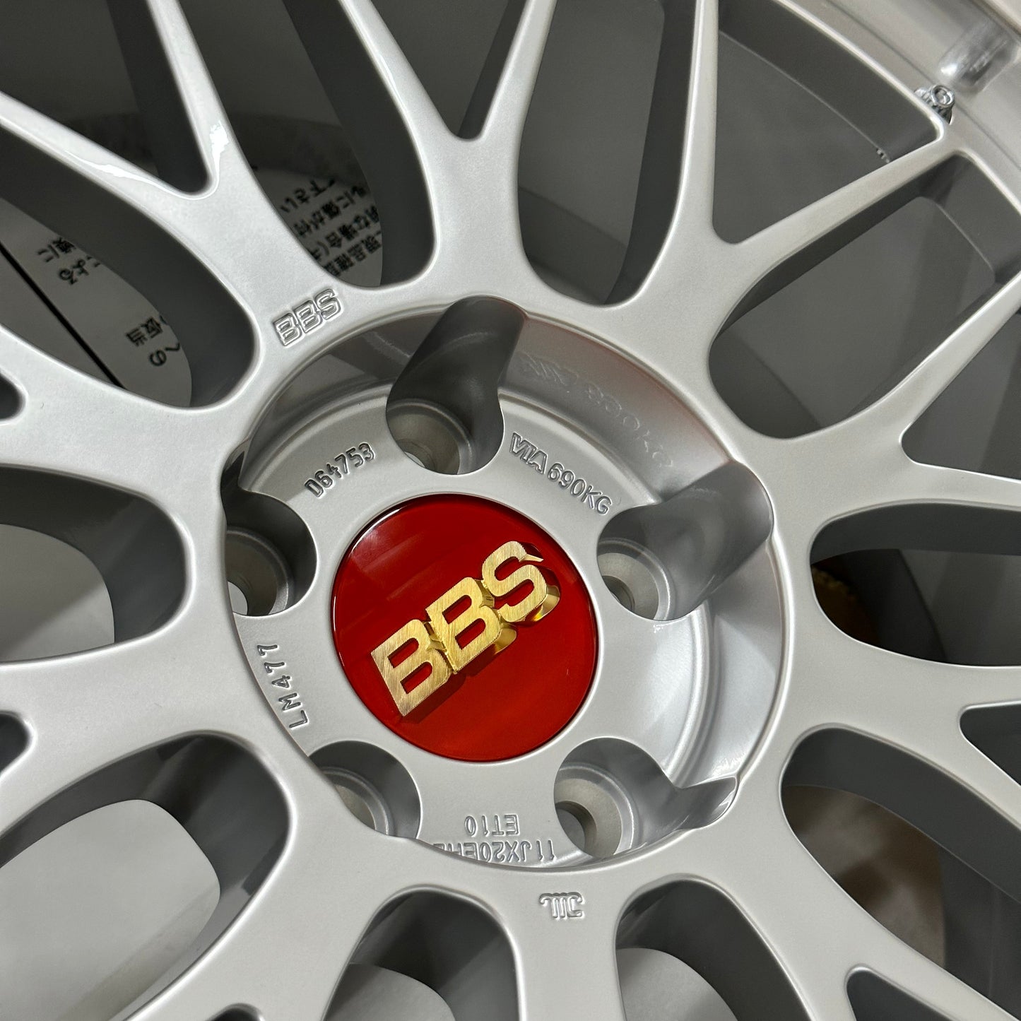 BBS LM 20x10 +30, 20x11 +10 5x114.3 Diamond Silver (SET)