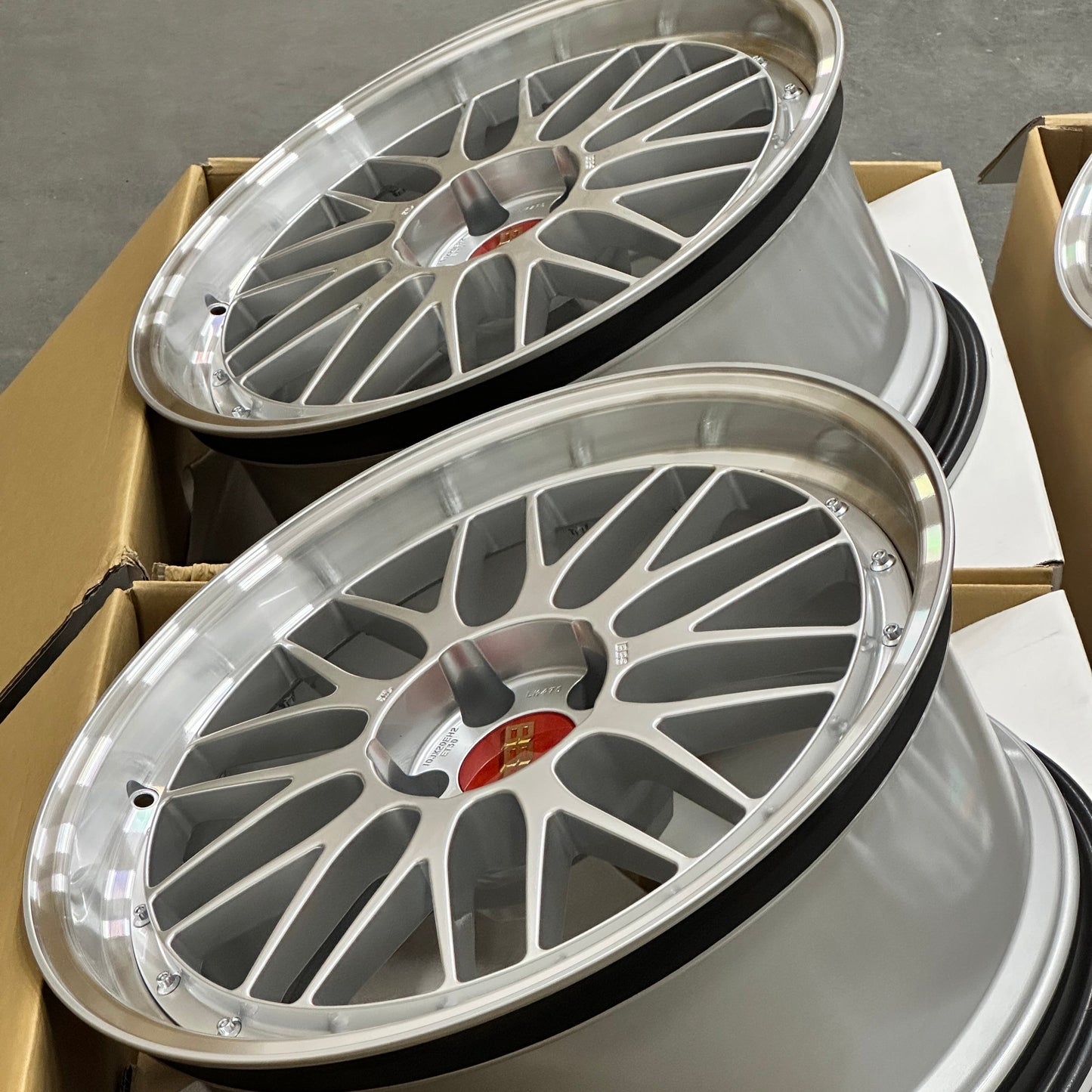 BBS LM 20x10 +30, 20x11 +10 5x114.3 Diamond Silver (SET)