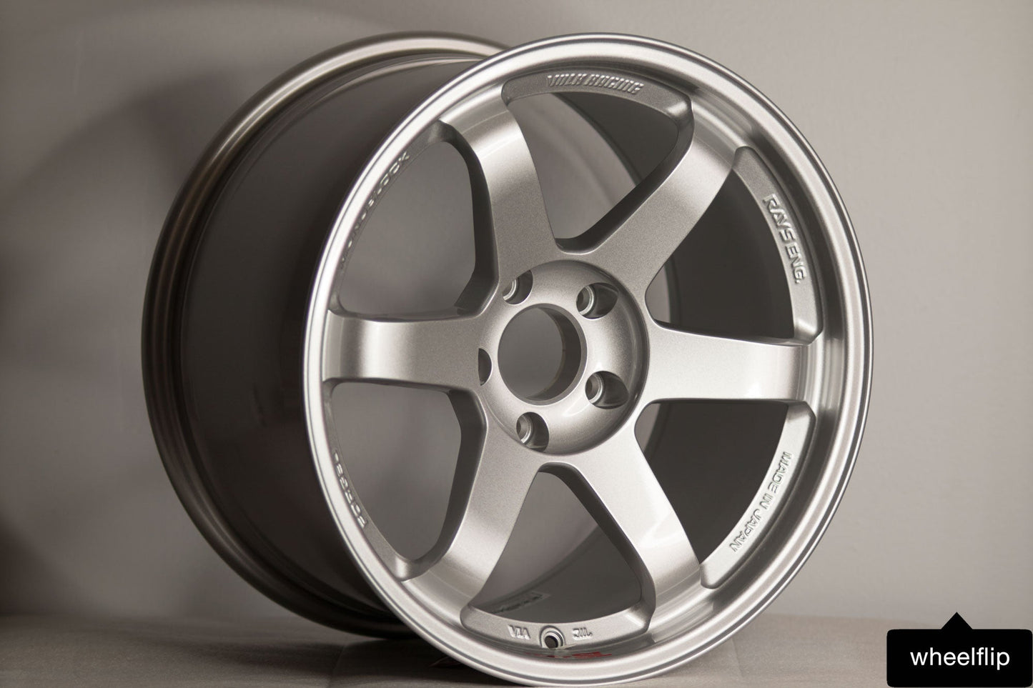 Volk Racing TE37SL 18x10.5 +15 5x114.3 Diamond Silver (SET)