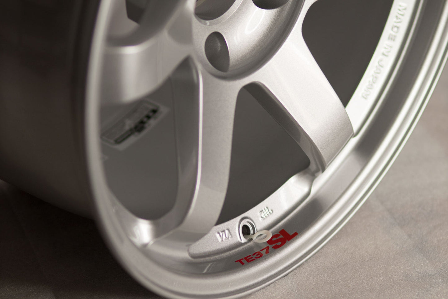 Volk Racing TE37SL 18x10.5 +15 5x114.3 Diamond Silver (SET)