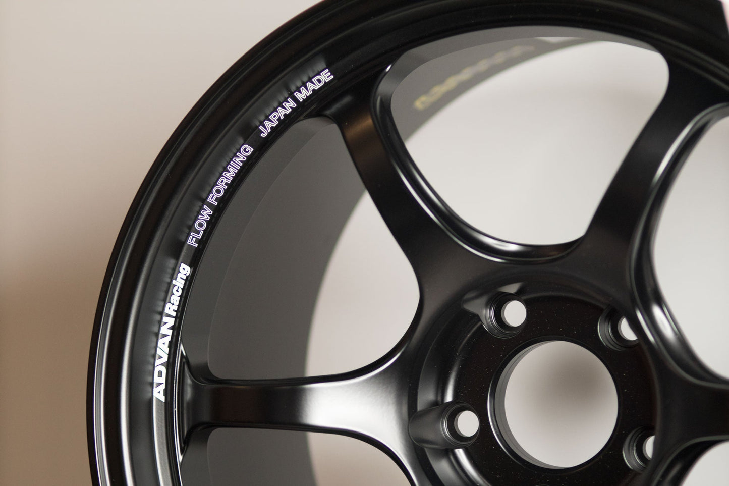 Advan RG-D2 18x10.5 +24 5x120 Semi Gloss Black (SET)