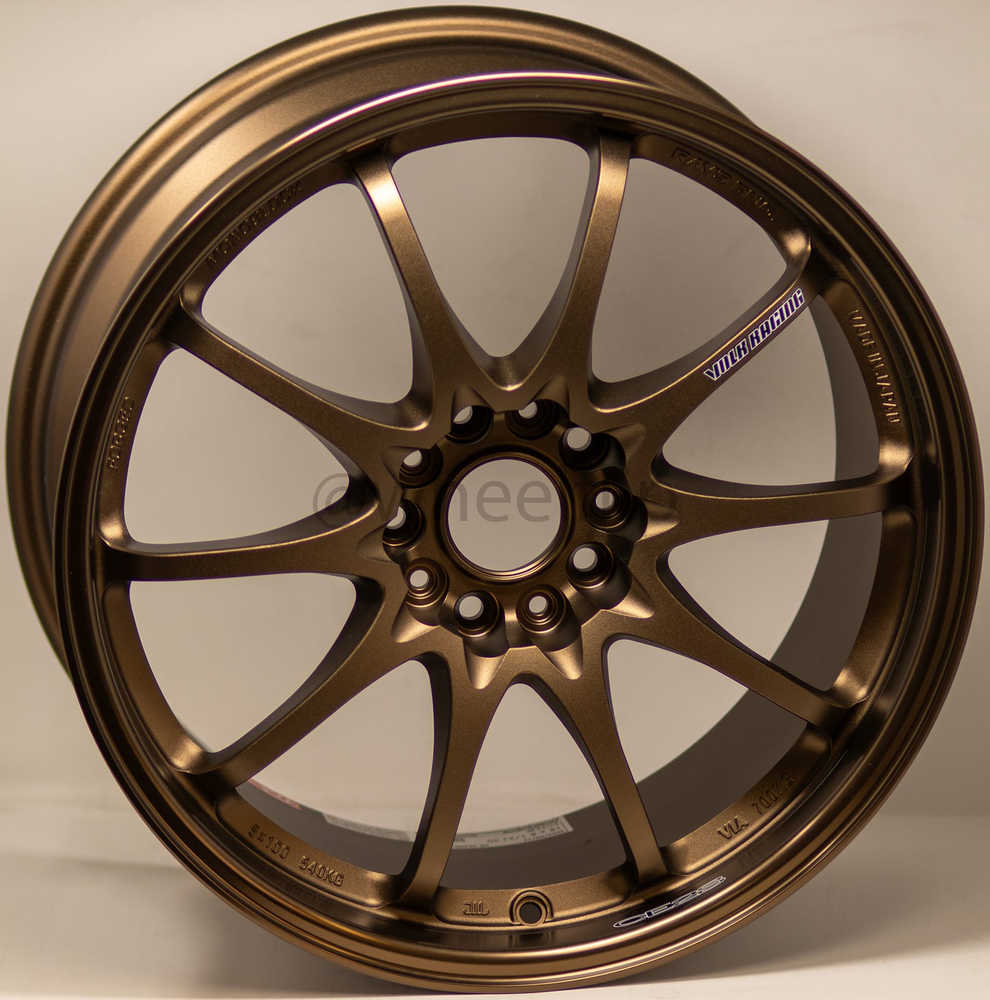 Volk Racing CE28N 18x8.5 +30 5x114.3 Bronze (SET)