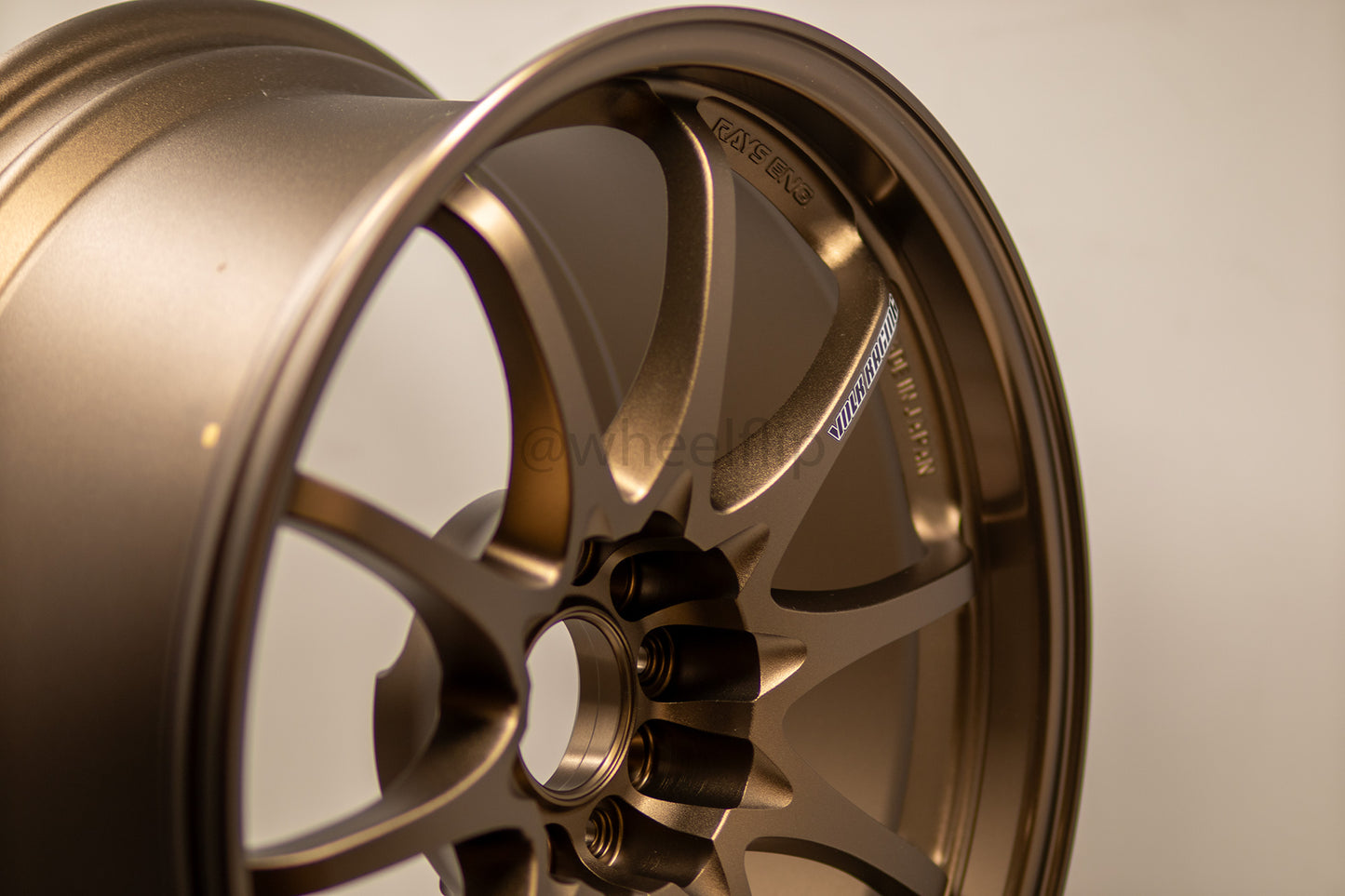 Volk Racing CE28N 18x8.5 +30 5x114.3 Bronze (SET)