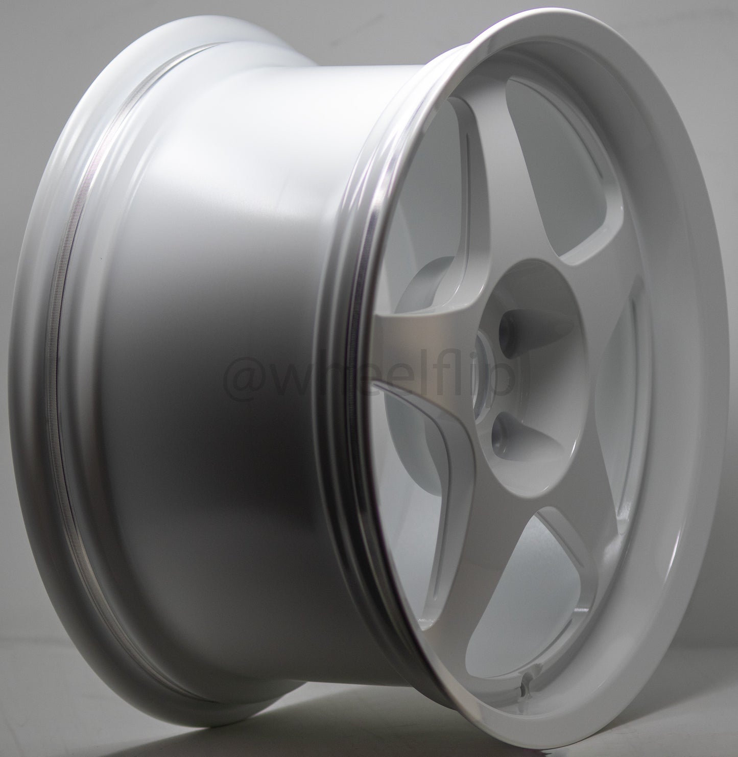Desmond Regamaster EVO II Tarmac 17x9.5 +46 5x114.3 Gloss White (SET)