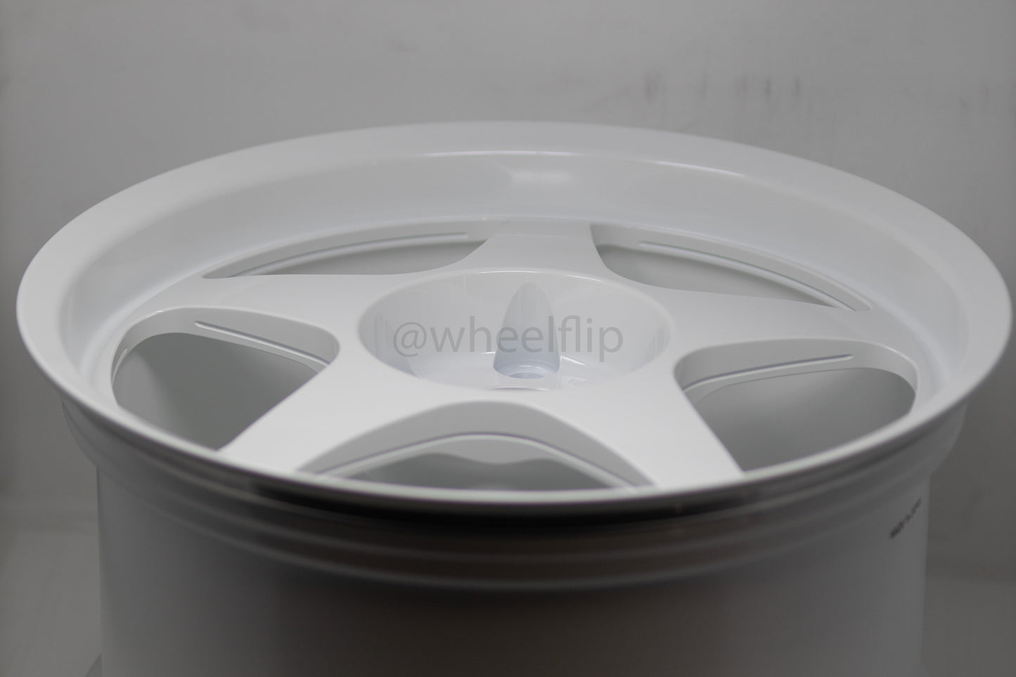 Desmond Regamaster EVO II Tarmac 17x9.5 +46 5x114.3 Gloss White (SET)