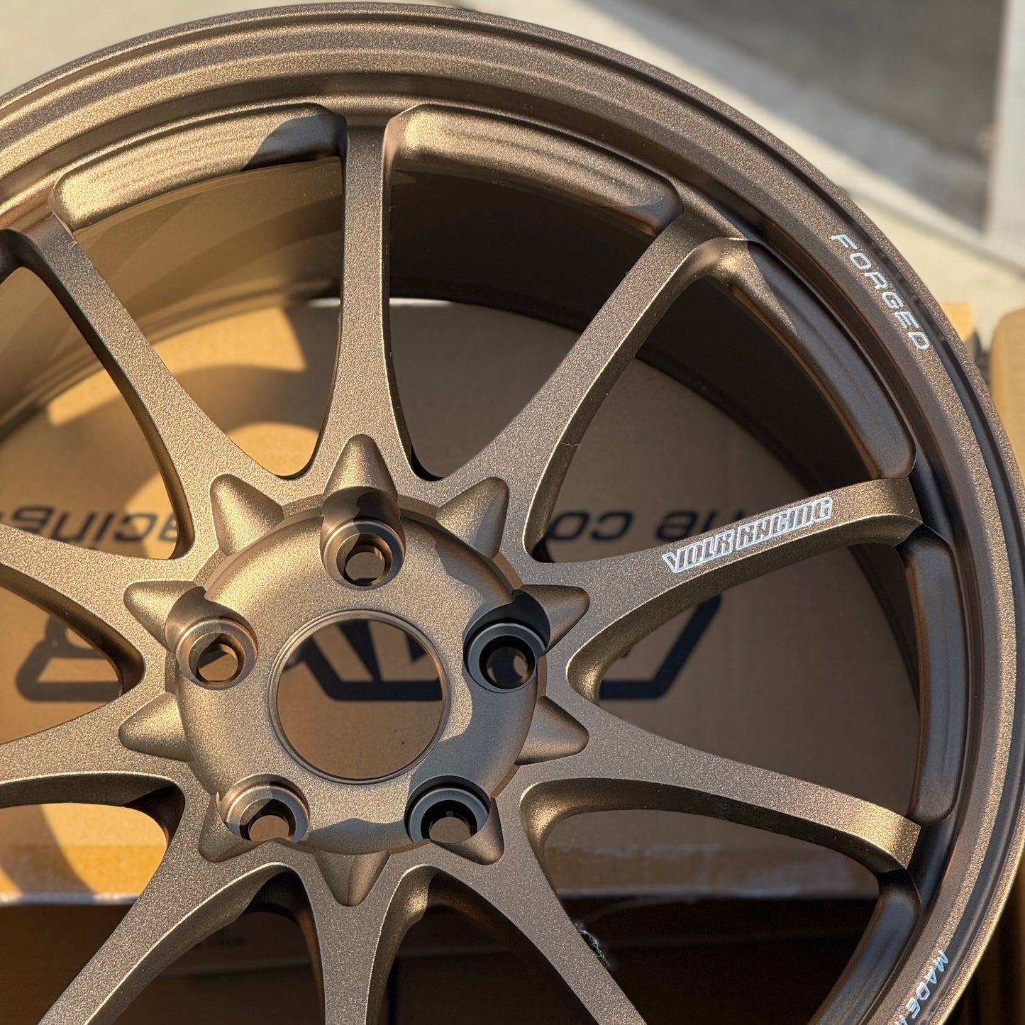 Volk Racing CE28N-Plus 18x9.5 +38 5x114.3 Bronze (SET)