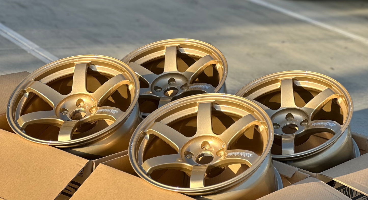 Volk Racing TE37 Saga S-Plus 18x9.5 +22 5x114.3 Gold (SET)