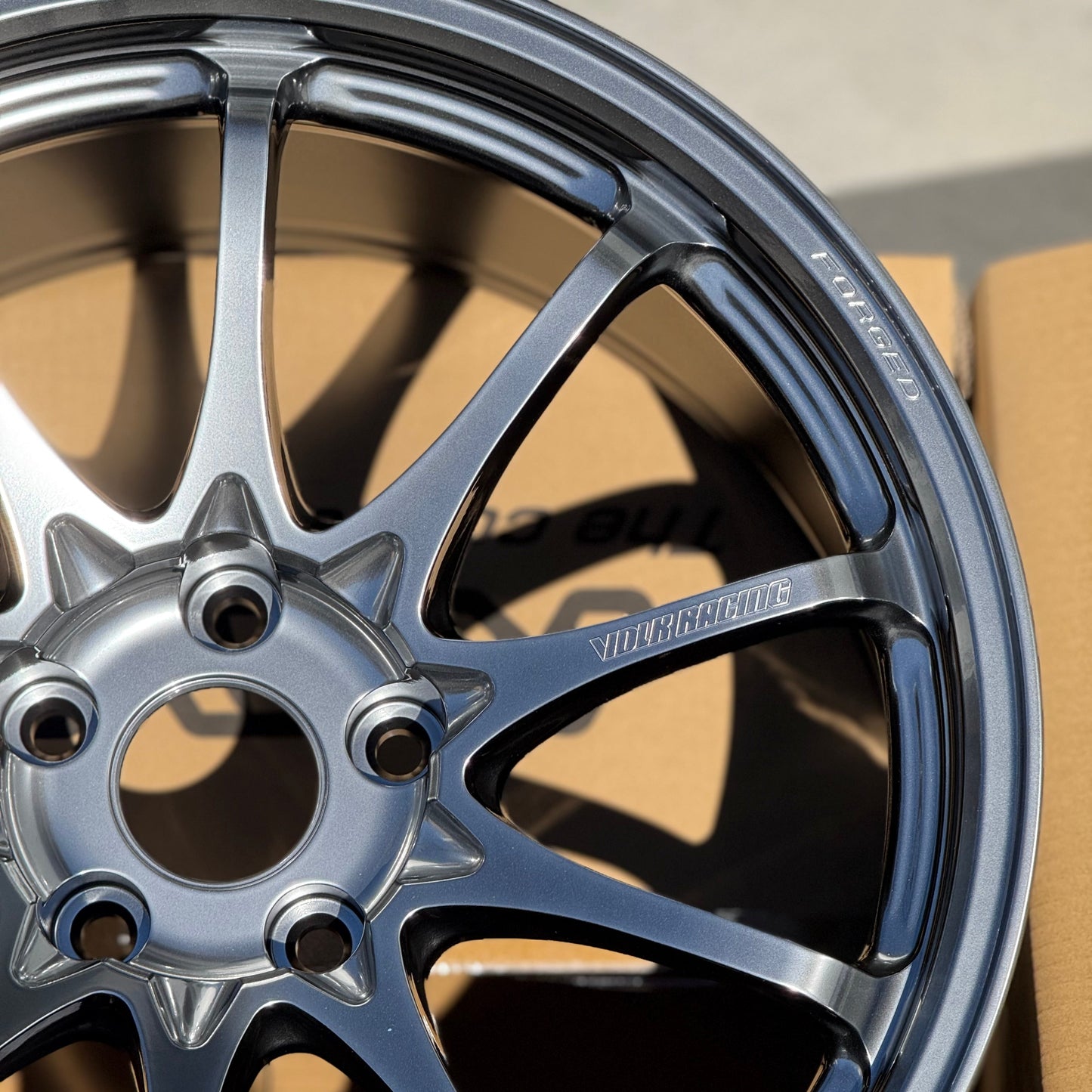 Volk Racing CE28N-Plus 18x9.5 +22 5x114.3 Shining Light Metal (SET)