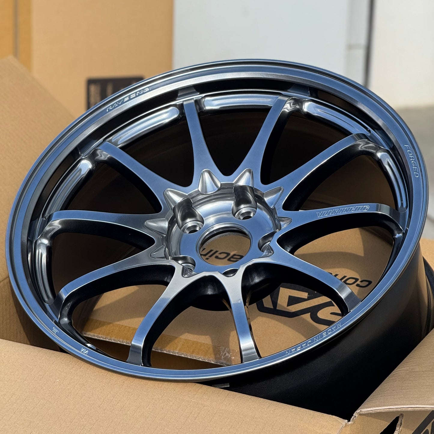 Volk Racing CE28N-Plus 18x9.5 +38 5x114.3 Shining Light Metal (SET)