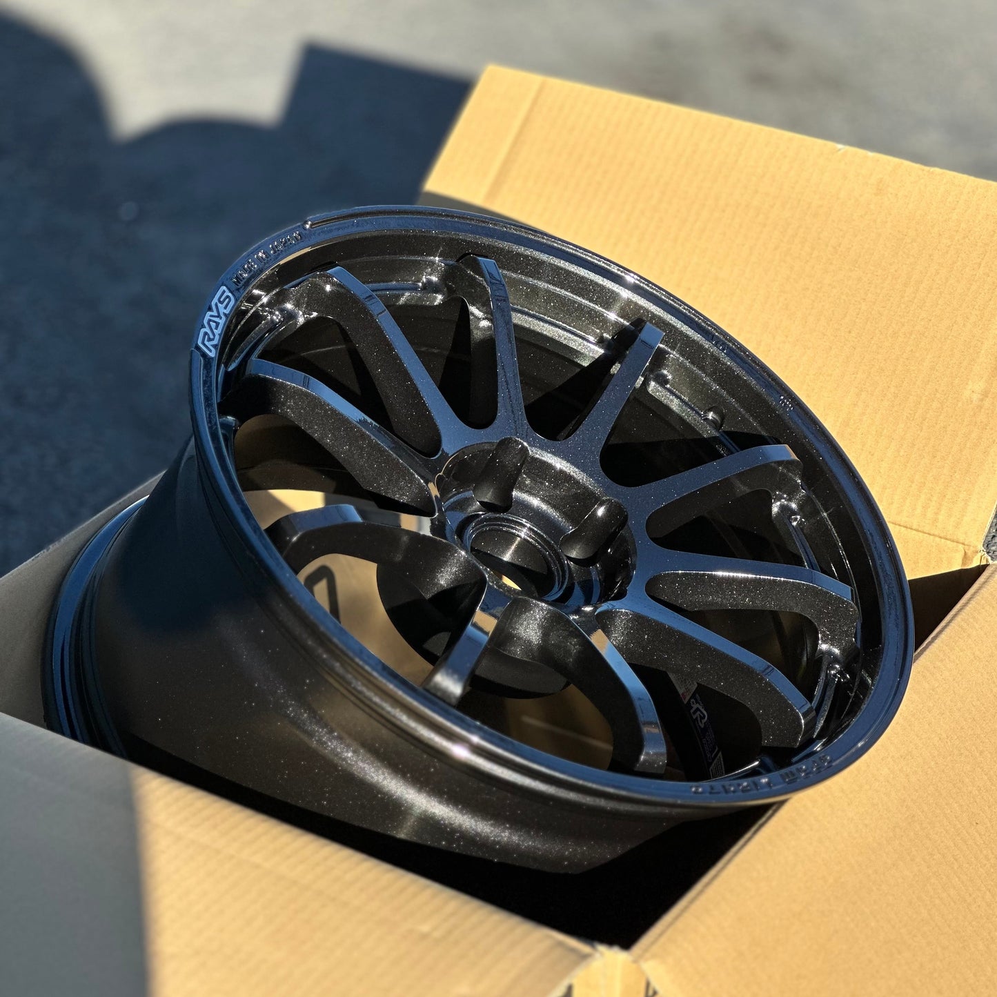 Gram Lights 57NR 18x9.5 +12 5x114.3 Glass Black (SET)