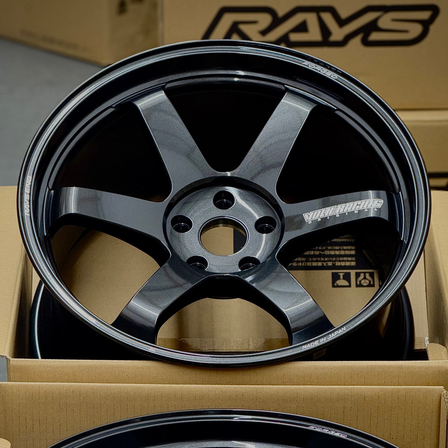 Volk Racing TE37 Ultra M-Spec 20x10 +30, 20x11 +32 5x120 Diamond Dark Gunmetal (SET)
