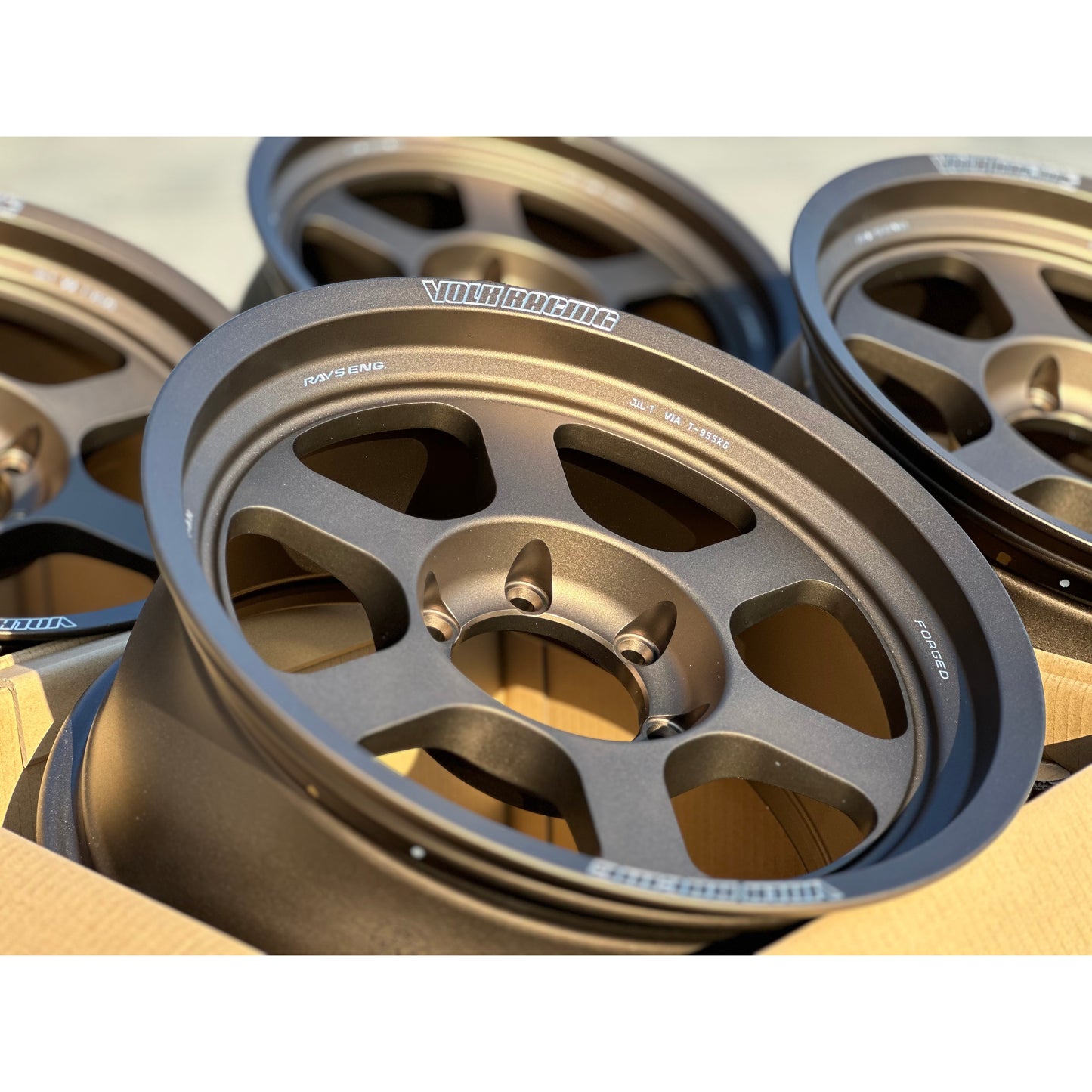 Volk Racing TE37XT M-Spec 18x9 +15 6x139.7 Bronze (SET)