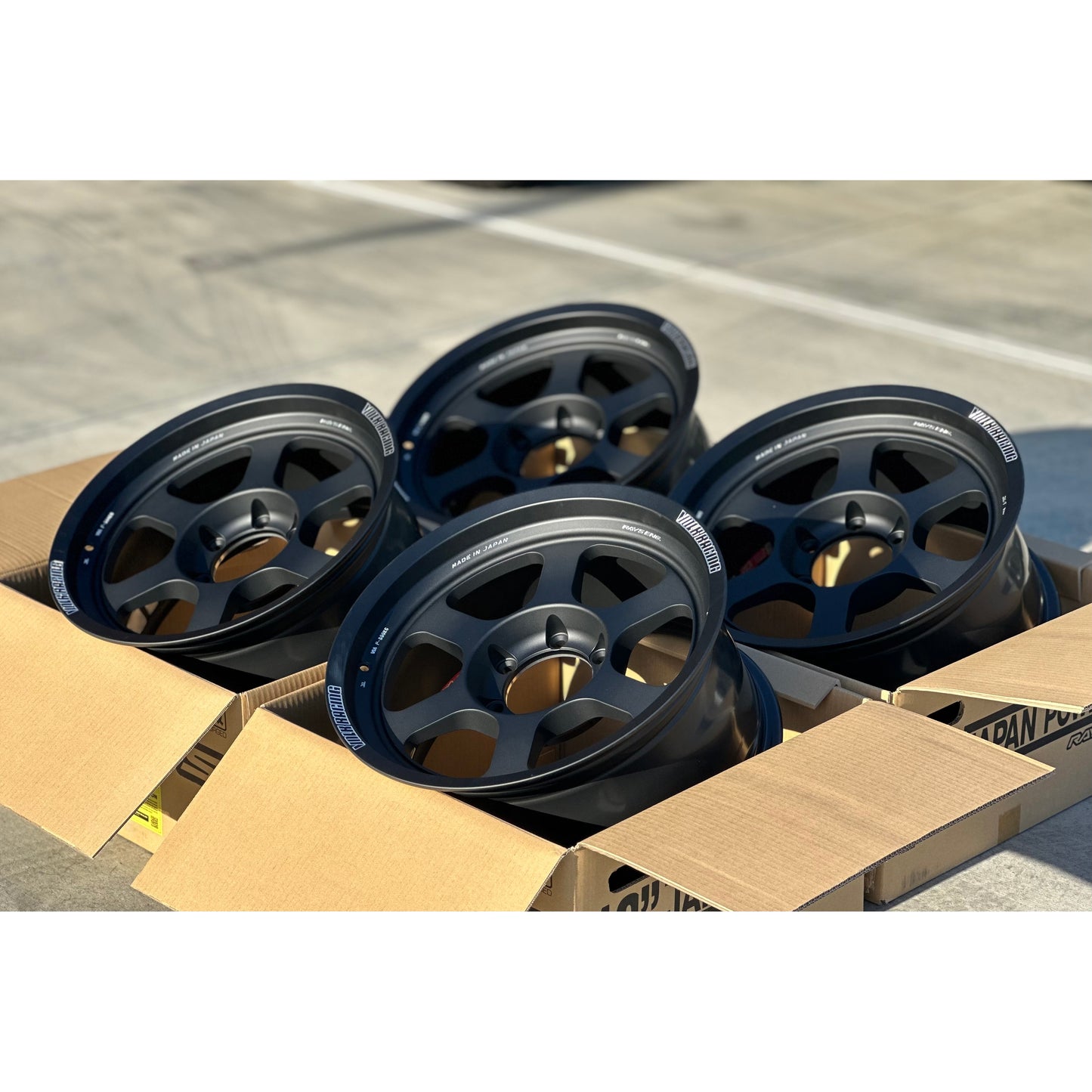 Volk Racing TE37XT M-Spec 18x9 +15 6x139.7 Blast Black (SET)