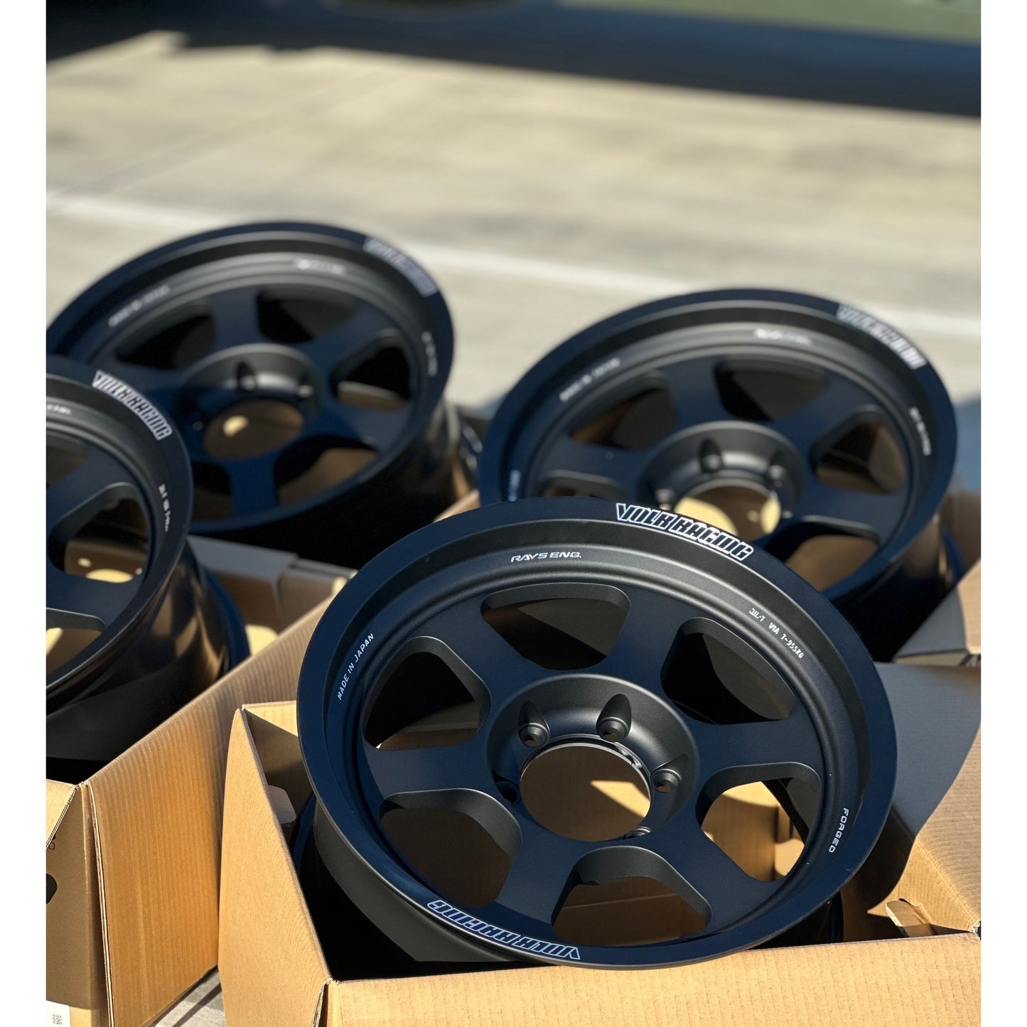 Volk Racing TE37XT M-Spec 18x9 +15 6x139.7 Blast Black (SET)