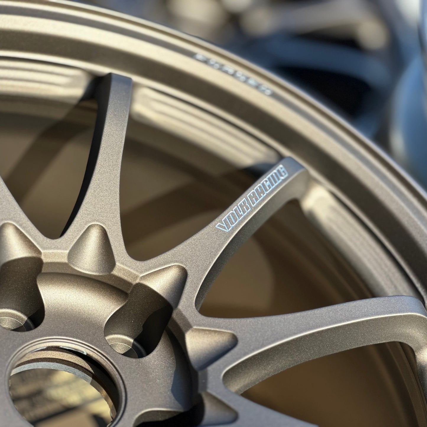 Volk Racing CE28N-Plus 18x9.5 +22 5x114.3 Blast Bronze (SET)