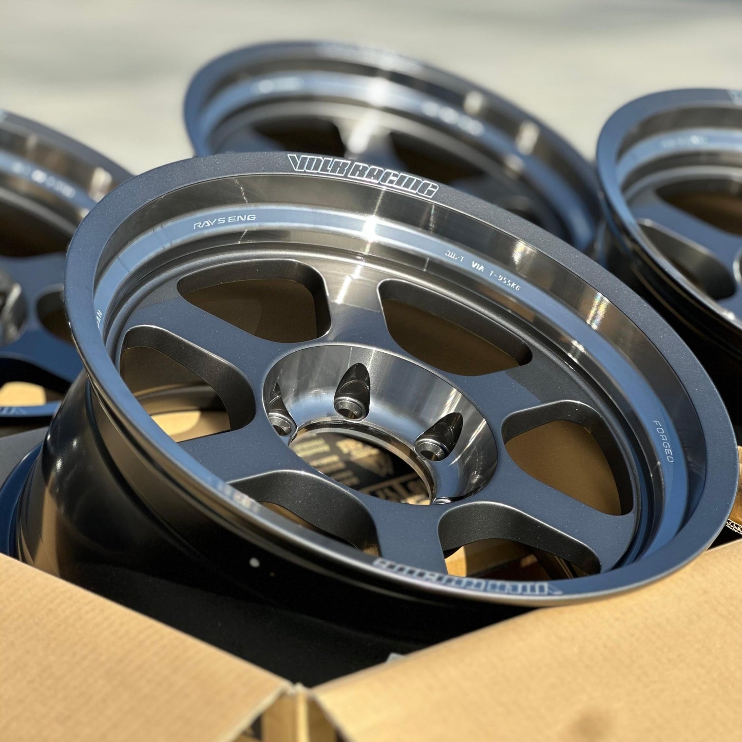 Volk Racing TE37XT SL M-Spec 18x9 +0 6x139.7 Pressed Graphite (SET)