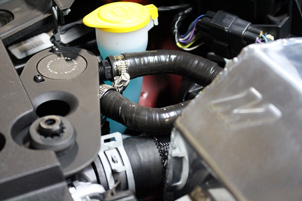 Mishimoto GT Baffled Oil Catch Can | 2015+ Ford Mustang GT (MIS MMBCC-MUS8)